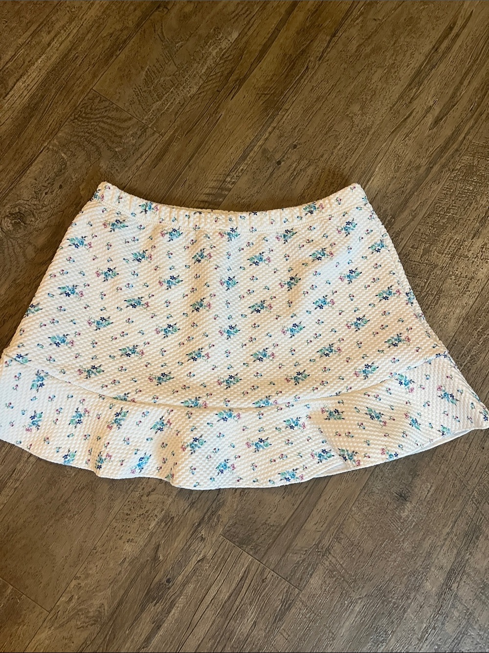 White Floral Ruffle Hem Skirt